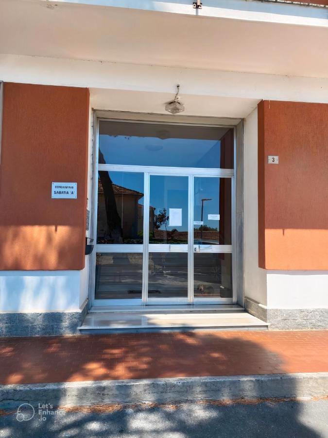 Appartamento Casa Conti San Bartolomeo Al Mare Esterno foto